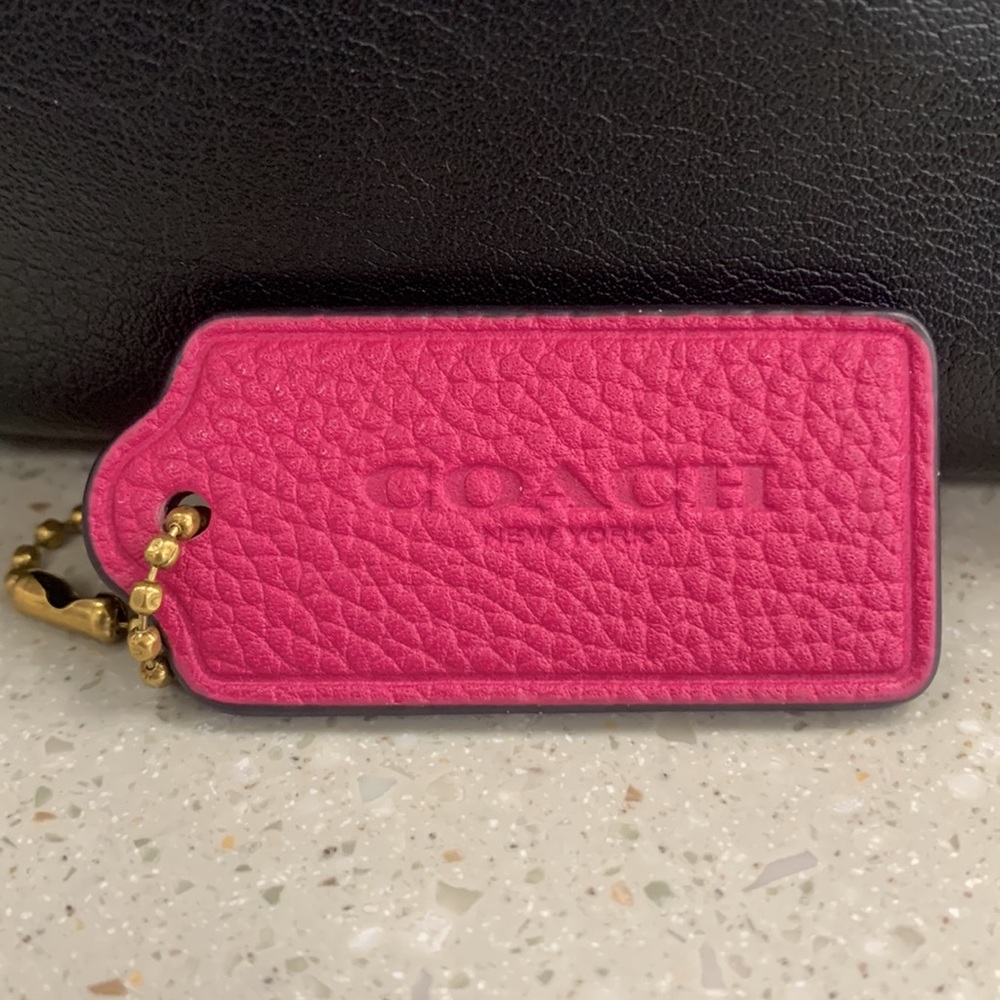 Coach tag